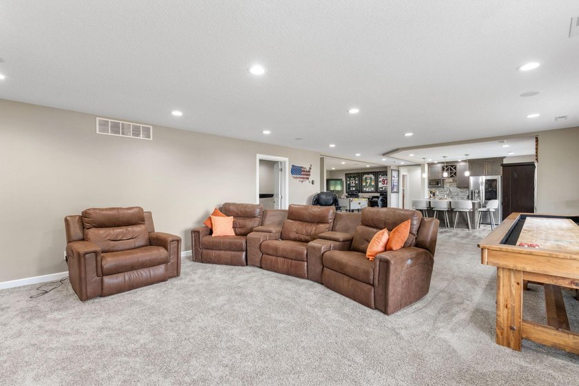 Welcome to an extraordinary custom-built estate where luxury - photo 44