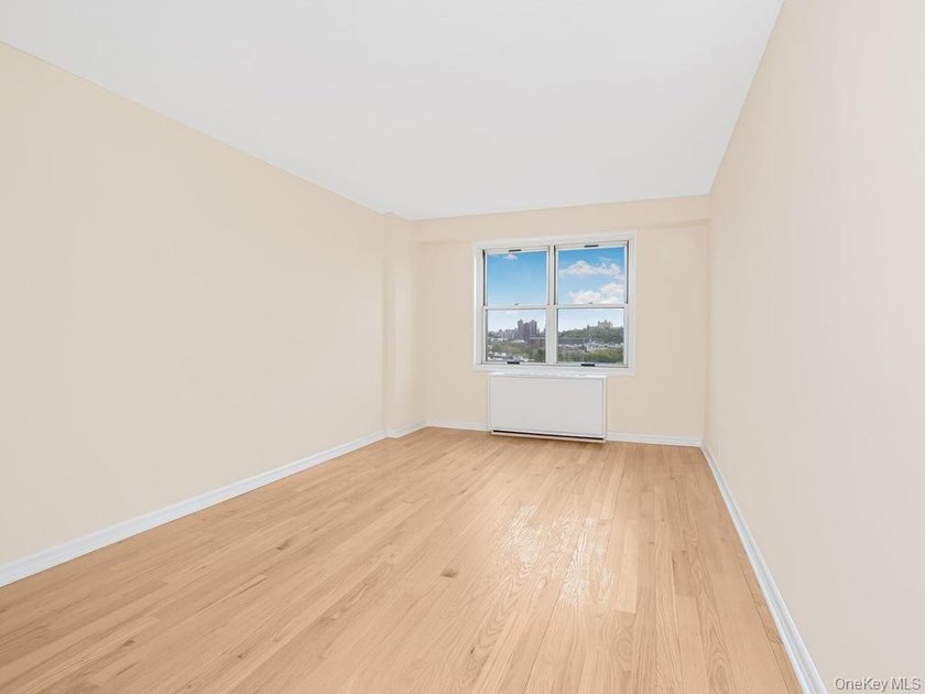 Gorgeous Totally Renovated Spacious One Bedroom in Riverdale's - photo 12