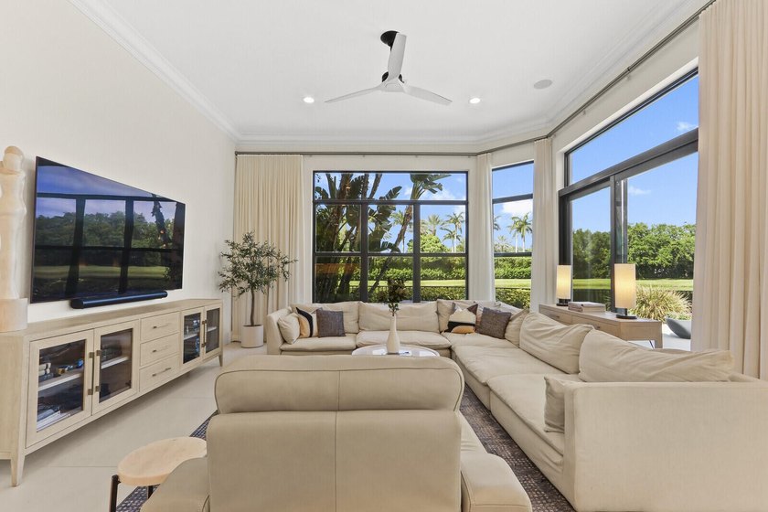 Welcome to this exceptional lakefront residence in the - photo 22