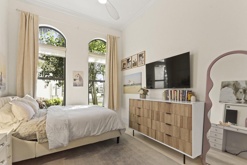 Welcome to this exceptional lakefront residence in the - photo 28
