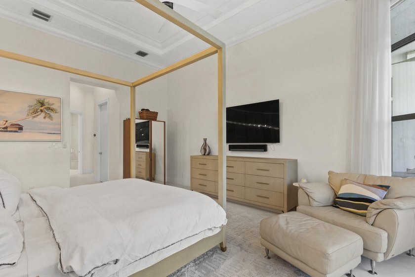 Welcome to this exceptional lakefront residence in the - photo 35
