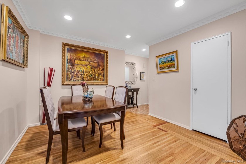 Welcome to your new home in the heart of Forest Hills. This MINT - photo 3
