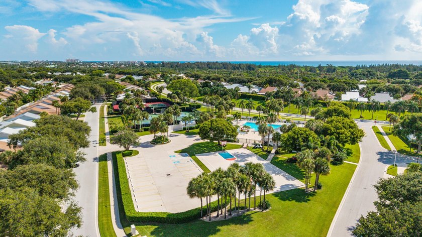 Welcome to 224 Cape Pointe Circle situated on an oversized - photo 42