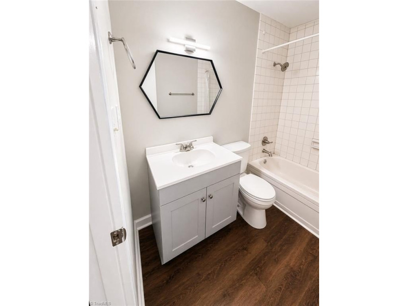 Investor Special! This 2-bedroom, 1-bath condo is ideally - photo 5