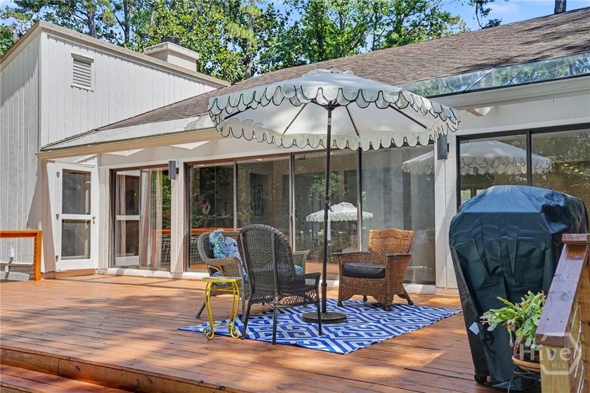 Beautifully reimagined and move-in ready, this updated 3-bedroom - photo 29