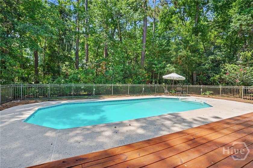 Beautifully reimagined and move-in ready, this updated 3-bedroom - photo 30