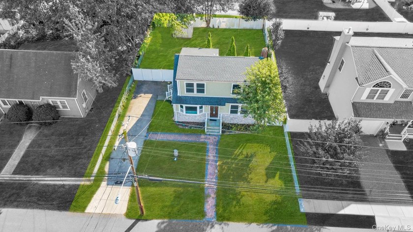 Welcome to this beautifully updated 4-bedroom dormered Cape - photo 4