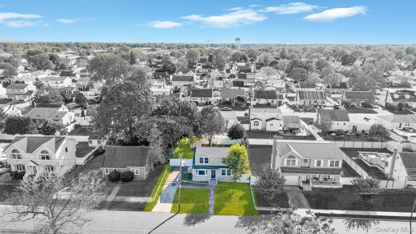 Welcome to this beautifully updated 4-bedroom dormered Cape - photo 5