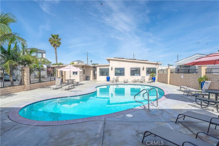 Surf City Beach Cottages is thrilled to showcase a beautiful - photo 32