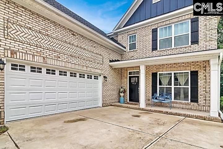 Welcome to this stunning, turn-key residence in Northeast - photo 3