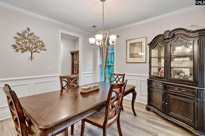 Welcome to this stunning, turn-key residence in Northeast - photo 7