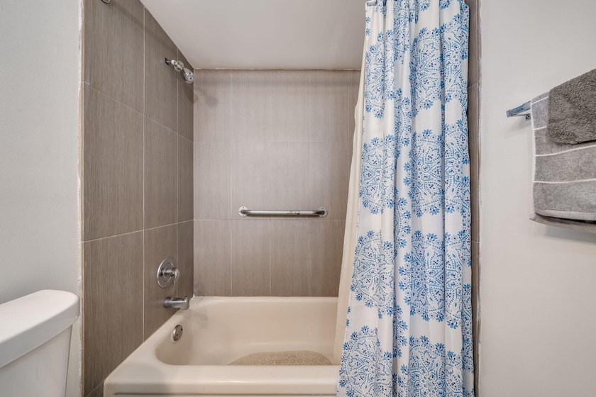 2/2 remodeled 55+ plus community. White Kitchen, New Tile, Wood - photo 20