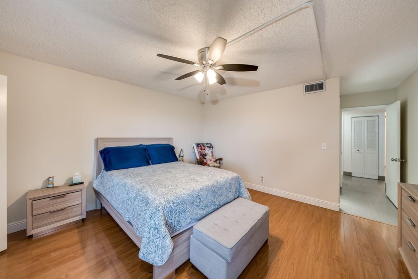 2/2 remodeled 55+ plus community. White Kitchen, New Tile, Wood - photo 25