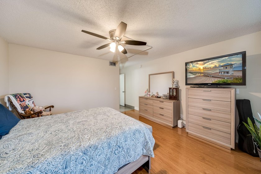 2/2 remodeled 55+ plus community. White Kitchen, New Tile, Wood - photo 26