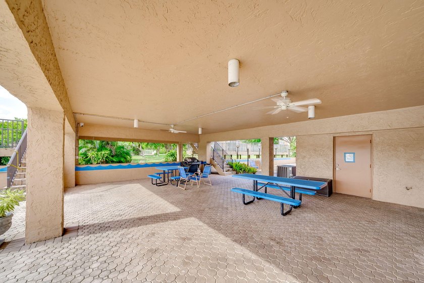 2/2 remodeled 55+ plus community. White Kitchen, New Tile, Wood - photo 44