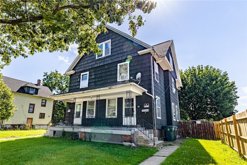 Another Rockin' Rochester Property! This 3/3 side by side duplex - photo 3