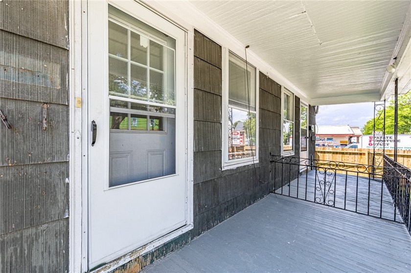 Another Rockin' Rochester Property! This 3/3 side by side duplex - photo 4