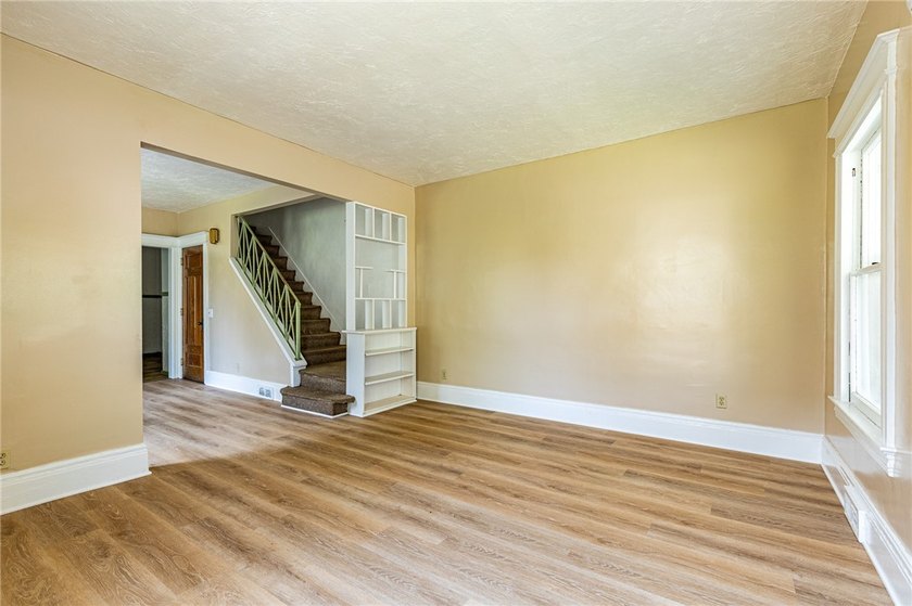 Another Rockin' Rochester Property! This 3/3 side by side duplex - photo 5