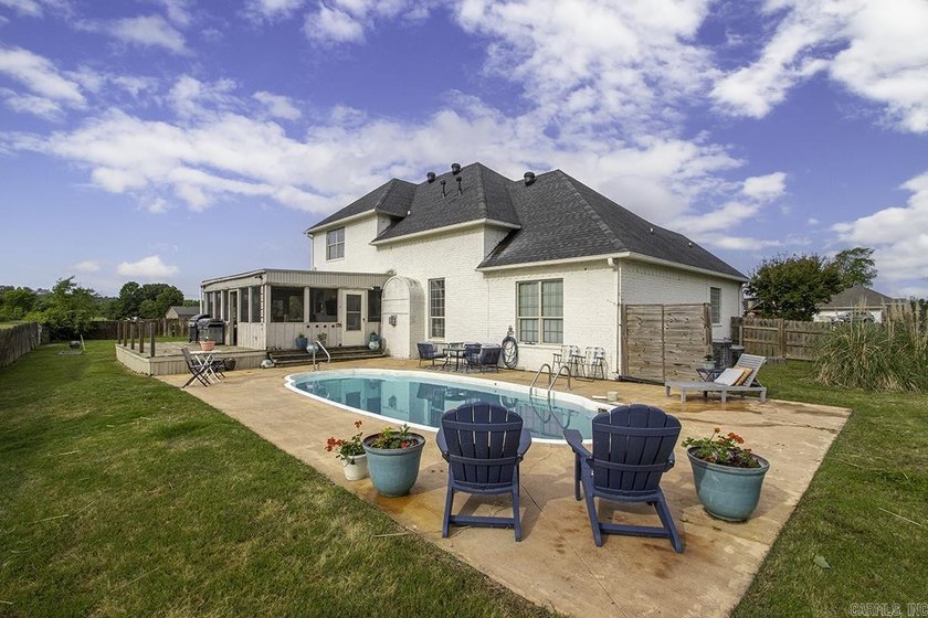 Welcome home to this beautifully designed 4-bedroom, 2.5-bath - photo 33