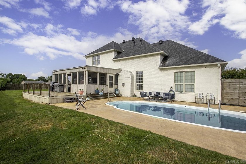 Welcome home to this beautifully designed 4-bedroom, 2.5-bath - photo 34
