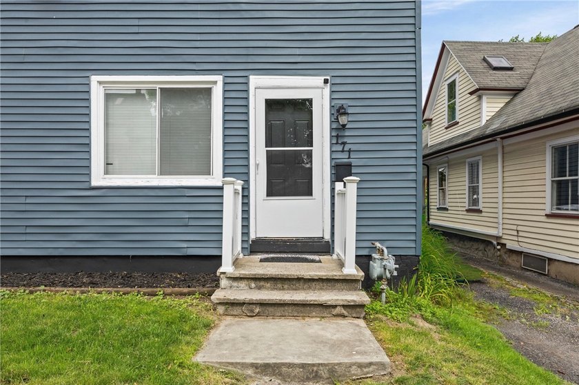 Welcome to 171 Oakland Street! This 4-bedroom, 2-bath home - photo 5