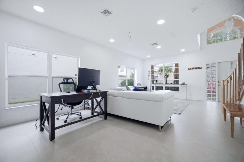 Beautiful 4-bedroom, 2-bathroom two-story home with 2,634 SqFt - photo 15