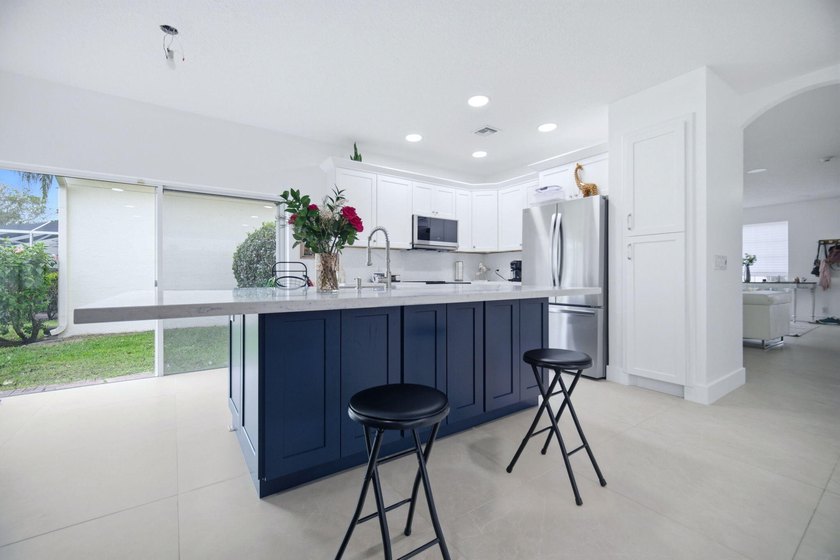 Beautiful 4-bedroom, 2-bathroom two-story home with 2,634 SqFt - photo 20