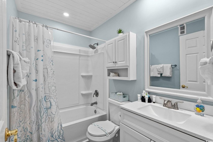 Designer condo featuring 2 bedrooms and 2 full baths, your own - photo 22
