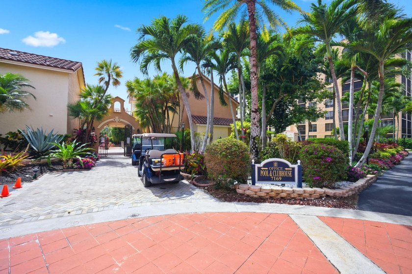 Beautiful 4-bedroom, 2-bathroom two-story home with 2,634 SqFt - photo 47
