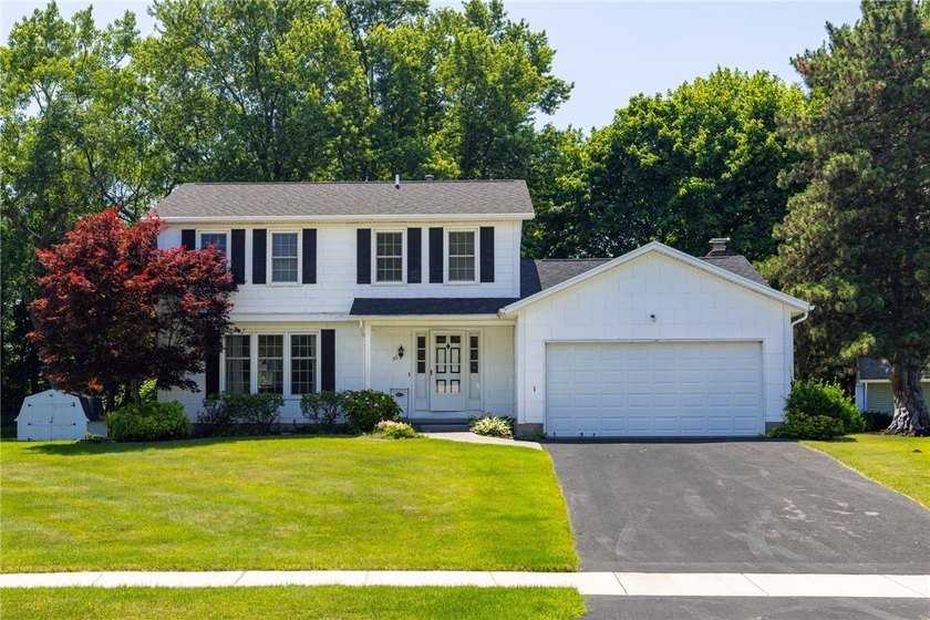 Welcome to this beautifully maintained 3-bedroom, 1.5-bath - photo 2