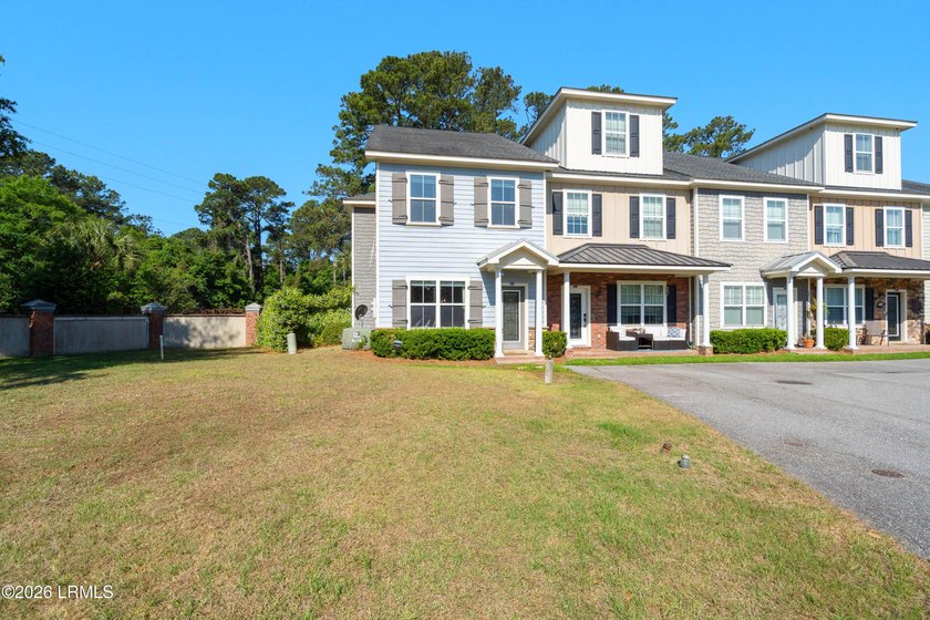 Move-In Ready, Low-Maintenance Living in a Gated Waterfront - photo 3
