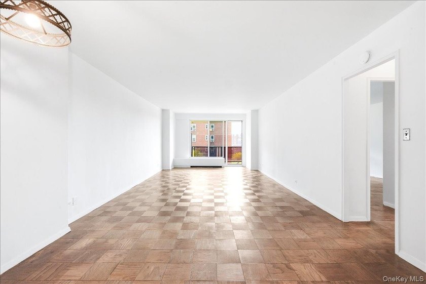 Big Terrace, Bigger Potential at the Kennedy House! Welcome to - photo 8