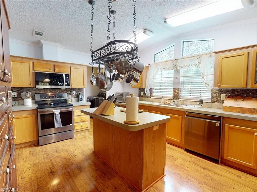 This home is perfect for anyone looking for acreage and a - photo 11