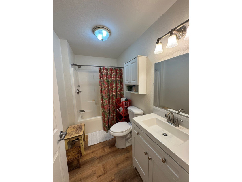 2 Bedroom 2 Bath Custom Home on 11.92 Acres w/Gated entry - photo 23