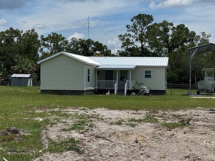 2 Bedroom 2 Bath Custom Home on 11.92 Acres w/Gated entry - photo 32
