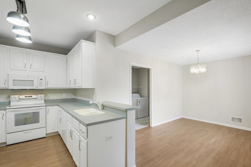 Welcome to easy, one-level living at 7592 Hinton Park Avenue S! - photo 20