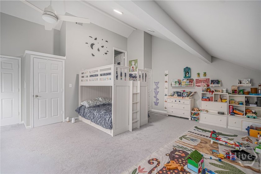 Don't miss this lovely 3-bedroom, 3.5-bath home, boasting modern - photo 22