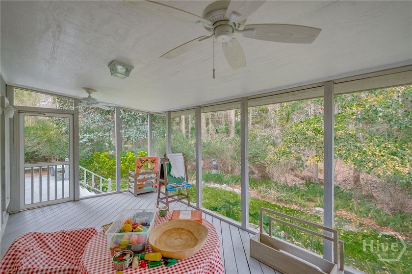 Don't miss this lovely 3-bedroom, 3.5-bath home, boasting modern - photo 27