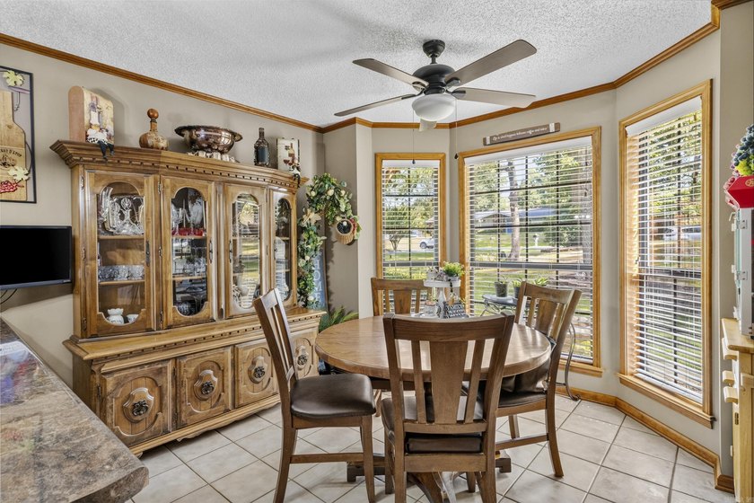 Wow! This Beautifully landscaped home has 3 bedrooms 2 baths - photo 34