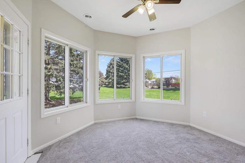 Welcome to easy, one-level living at 7592 Hinton Park Avenue S! - photo 35