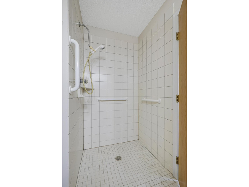 Welcome to easy, one-level living at 7592 Hinton Park Avenue S! - photo 40