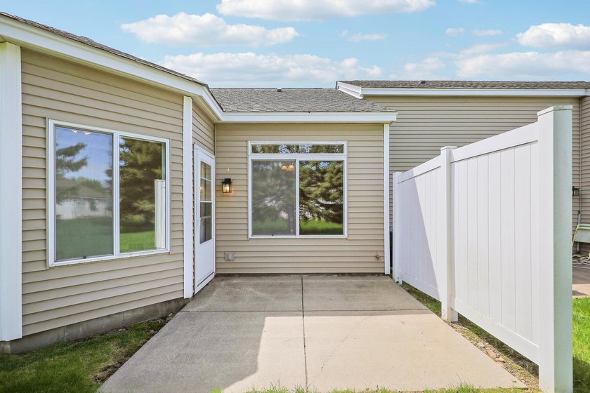 Welcome to easy, one-level living at 7592 Hinton Park Avenue S! - photo 47