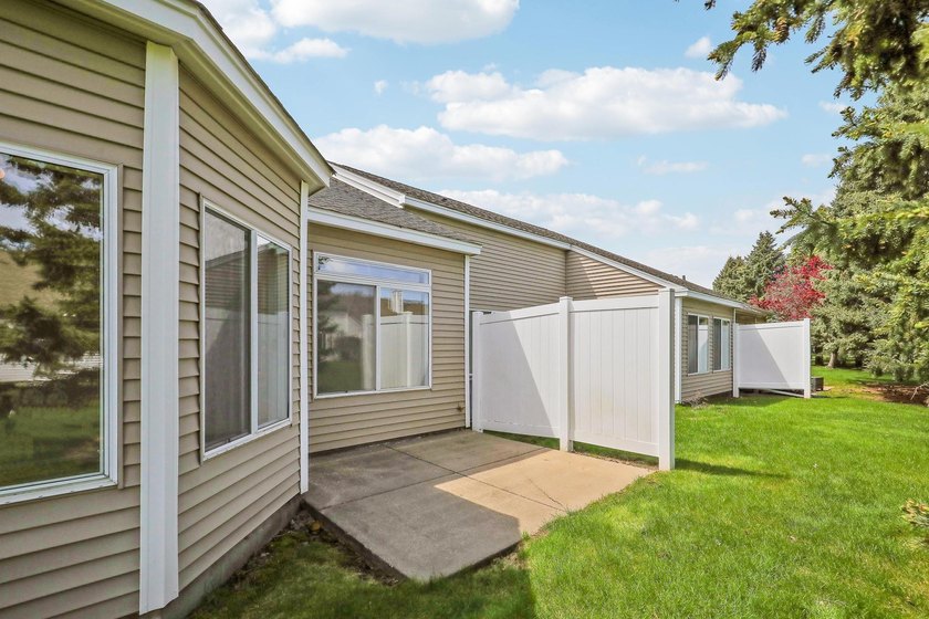 Welcome to easy, one-level living at 7592 Hinton Park Avenue S! - photo 48