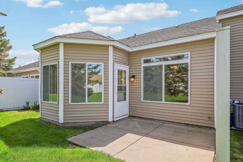 Welcome to easy, one-level living at 7592 Hinton Park Avenue S! - photo 50