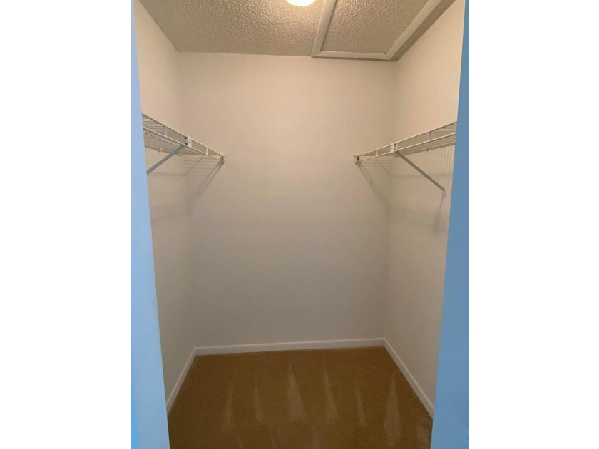 Spacious 2 BR / 2 Bath unit, in all age gated community. Lease - photo 12