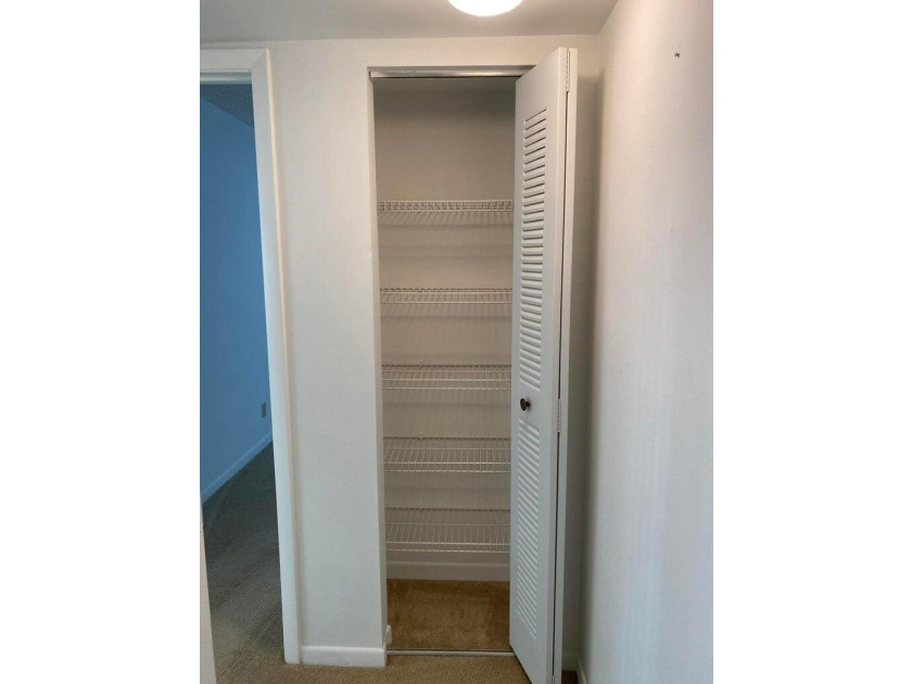 Spacious 2 BR / 2 Bath unit, in all age gated community. Lease - photo 13