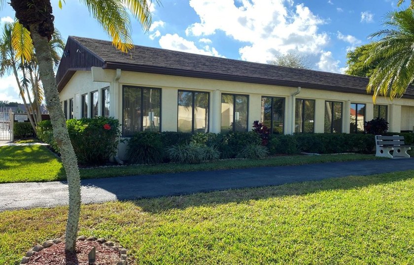 Spacious 2 BR / 2 Bath unit, in all age gated community. Lease - photo 18