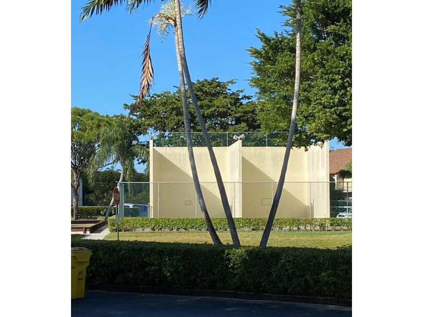Spacious 2 BR / 2 Bath unit, in all age gated community. Lease - photo 20