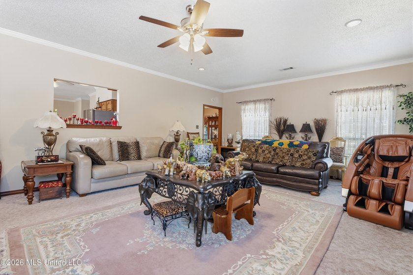 Welcome to 918 N Country Club Lane - a beautifully maintained - photo 11
