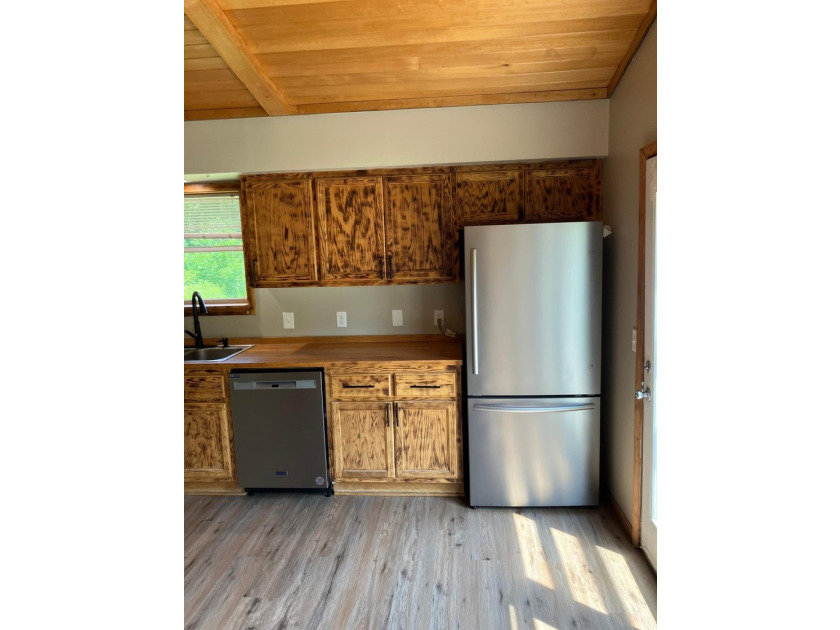 Rare opportunity to own three separate single family homes on - photo 15